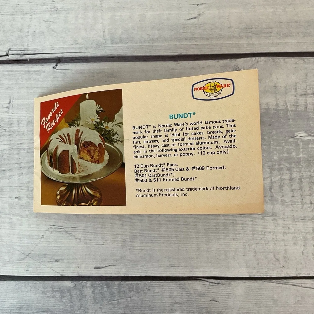 VTG Nordic Ware Bundt Flan Pan Harvest Yellow Non Stick Original Box Recipe Book